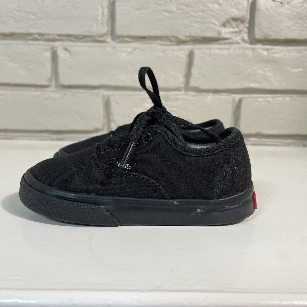 Vans Toddler Size 8C Black Classic Lace Sneaker